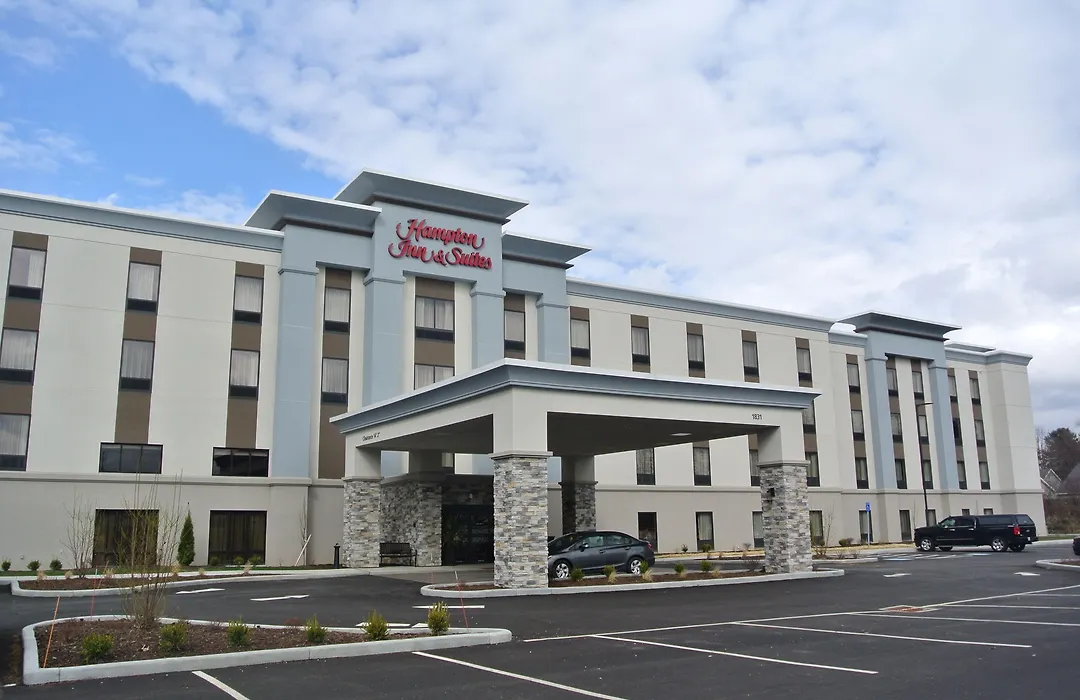 Hampton Inn & Suites Alliance-1