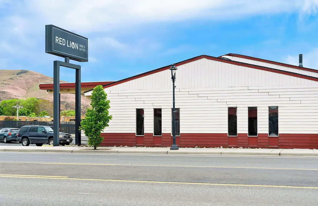 Red Lion Inn & Suites Yakima-1