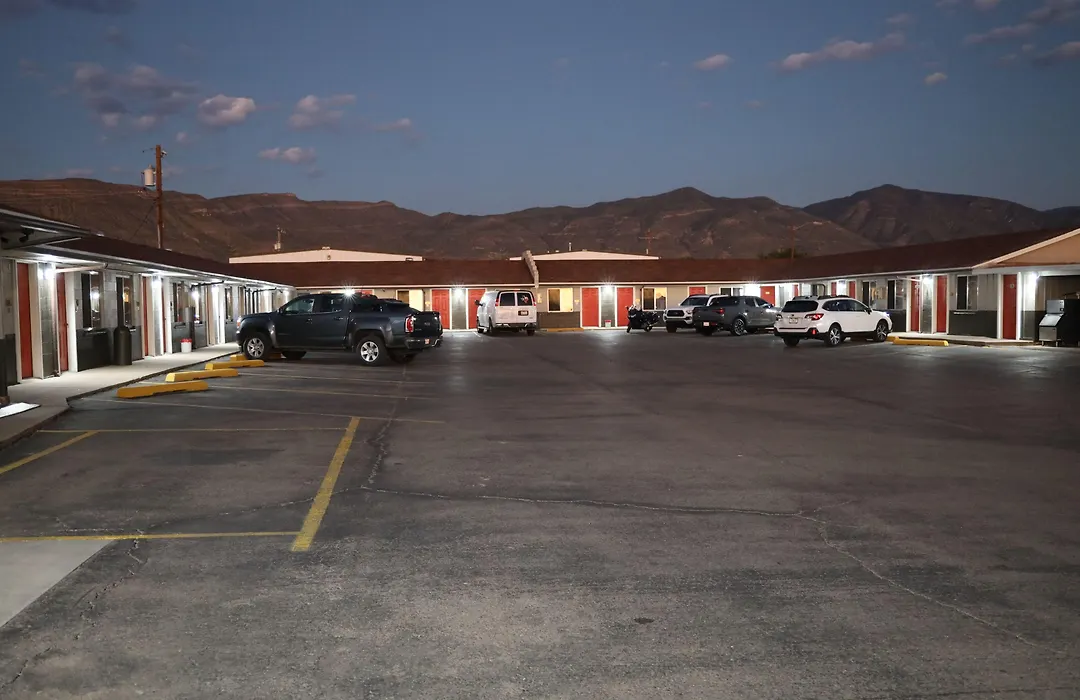 Budget Inn-1
