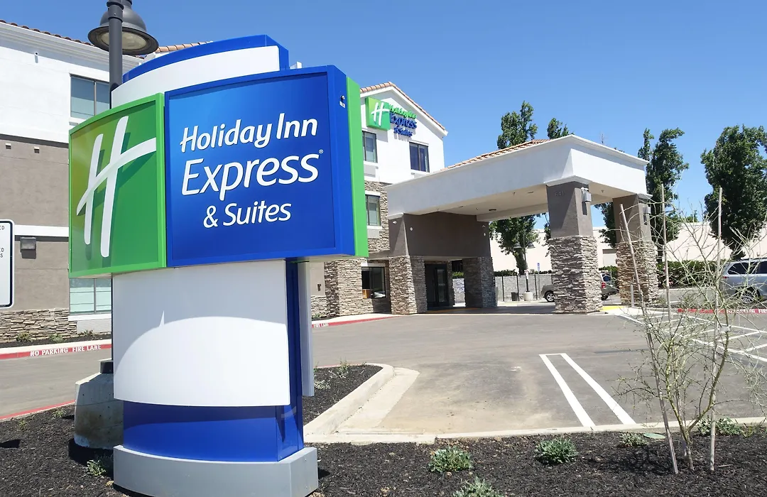 Holiday Inn Express & Suites Brentwood By Ihg-1