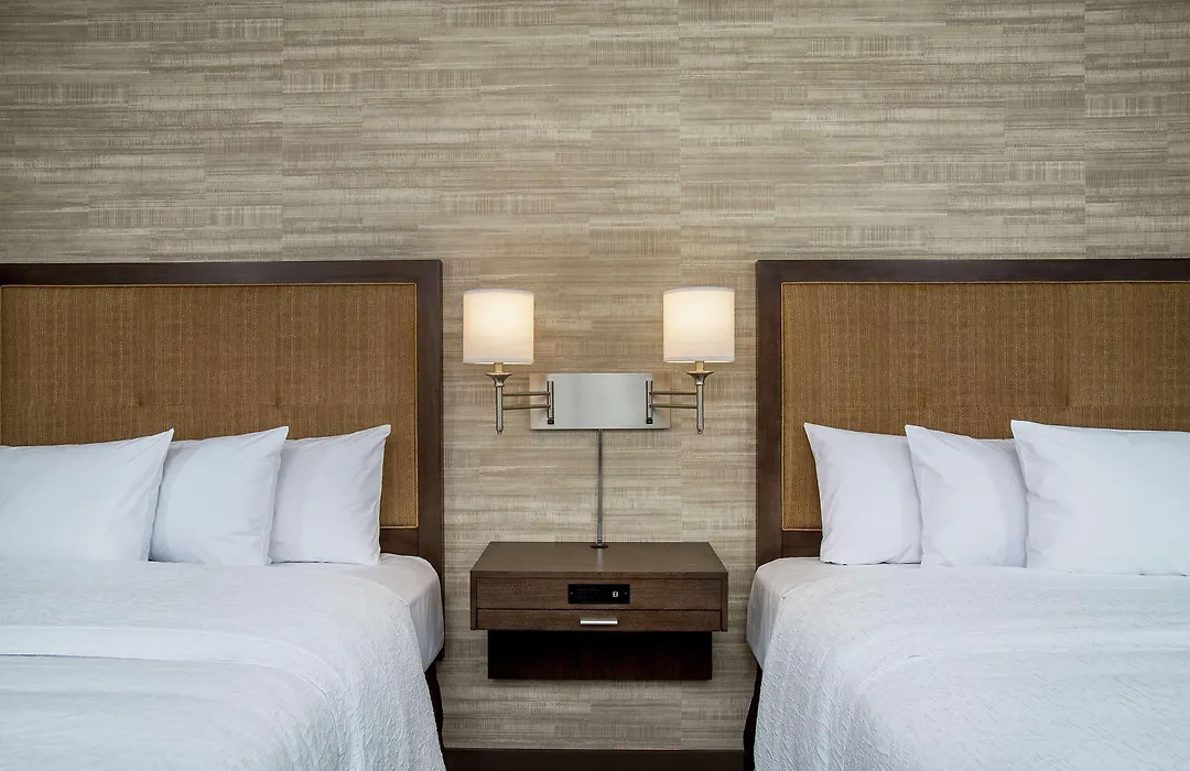 Hampton Inn & Suites Oahu Kapolei - Free Parking - No Resort Fee-1