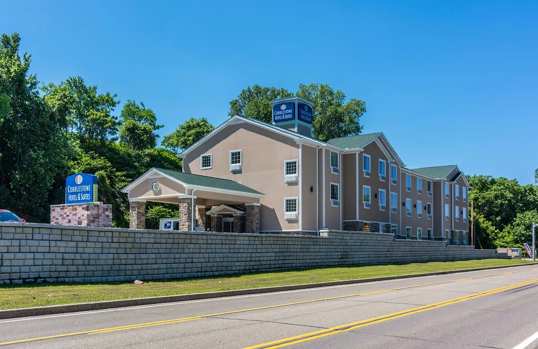 Cobblestone Hotel & Suites - Erie-1