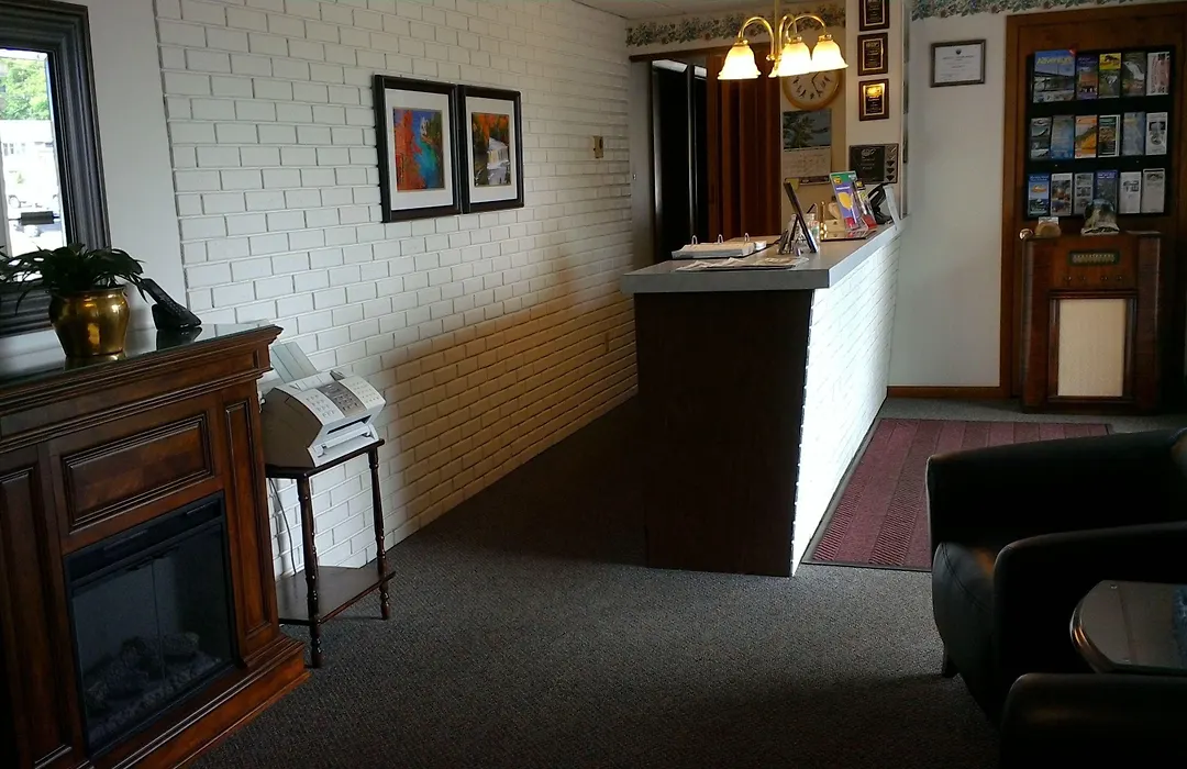 Brentwood Motor Inn-1