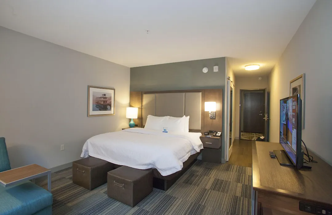 Hampton Inn & Suites St. Paul Downtown-1
