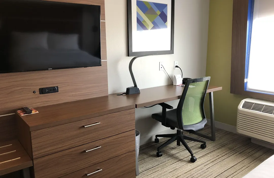 Holiday Inn Express & Suites Broomfield By Ihg-1
