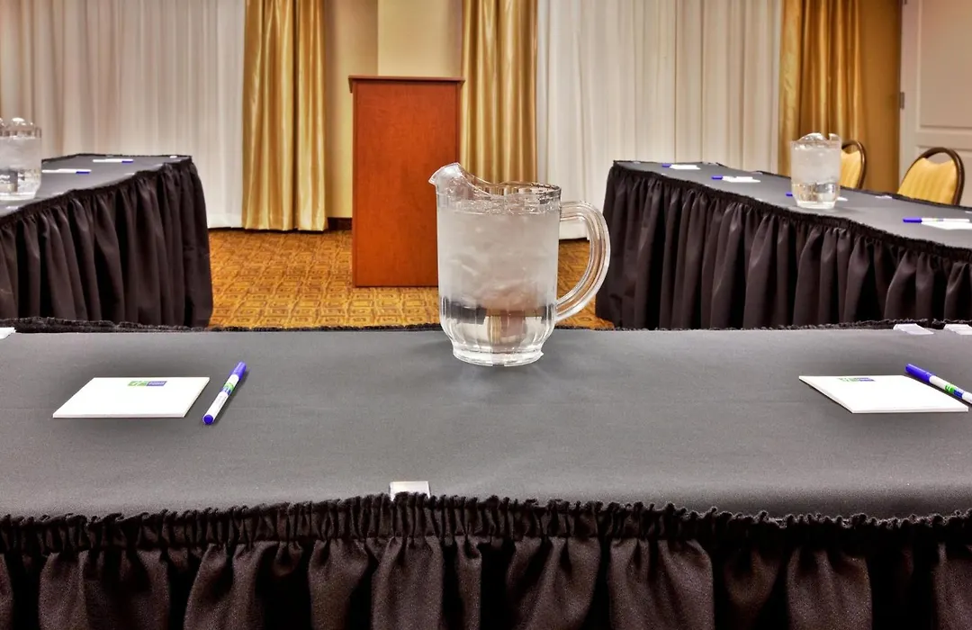 Holiday Inn Express Hotel & Suites Crawfordsville By Ihg-1
