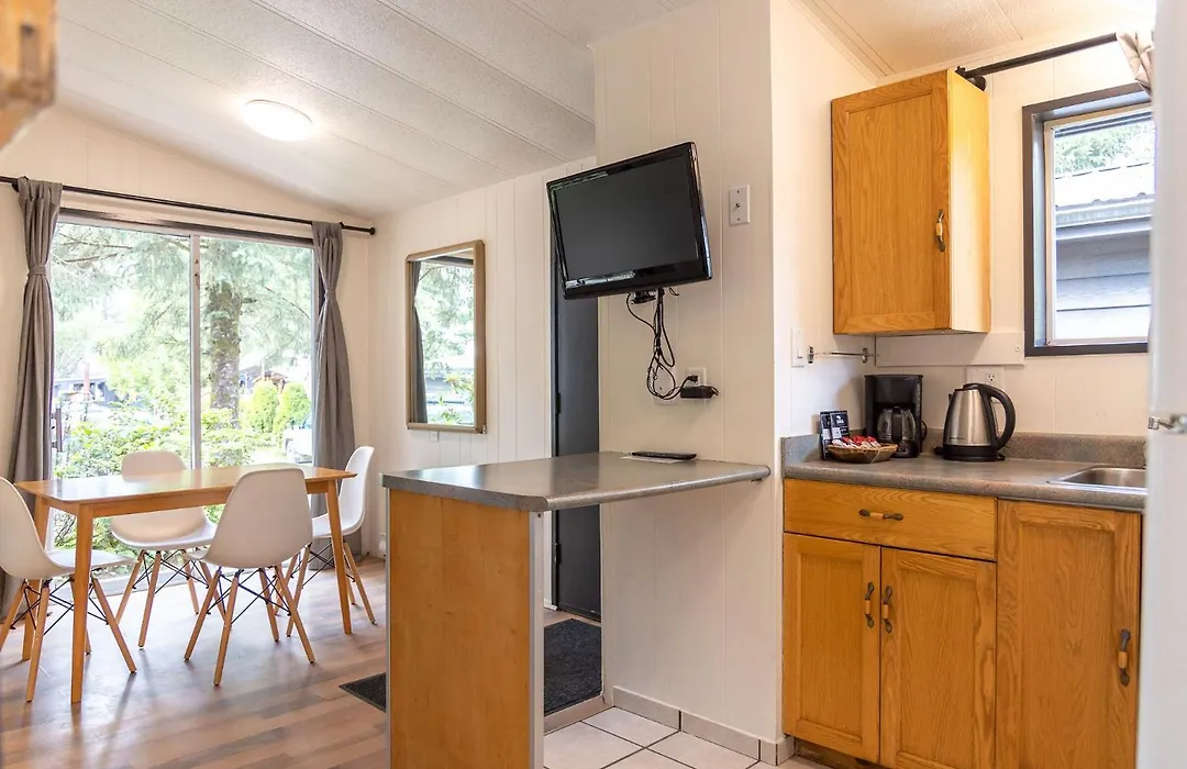 Mackenzie Beach Resort-1