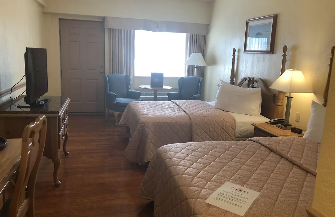Riveredge Resort Hotel-1