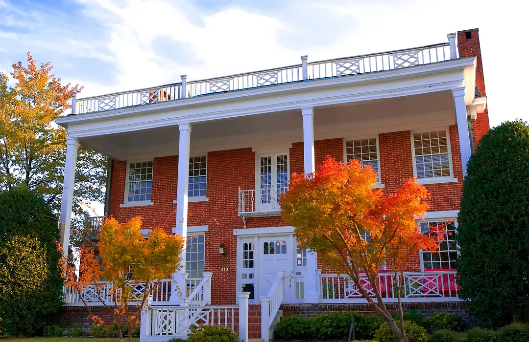 Bluff View Inn-1