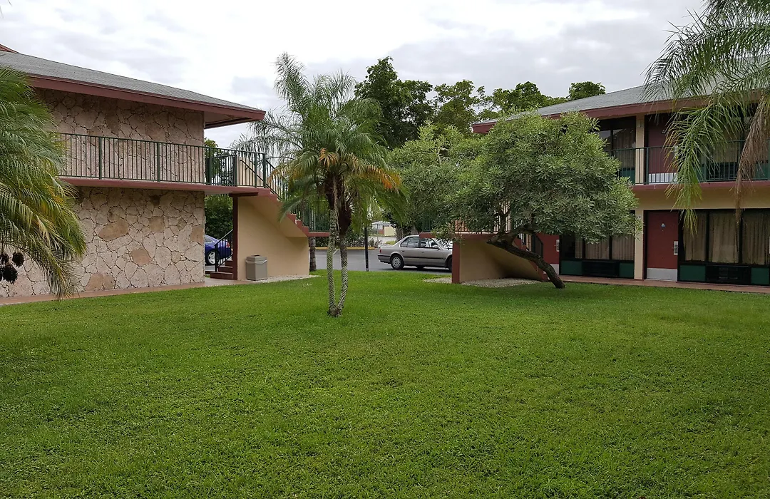 Garden Inn Homestead/Everglades/Gateway To Keys-1