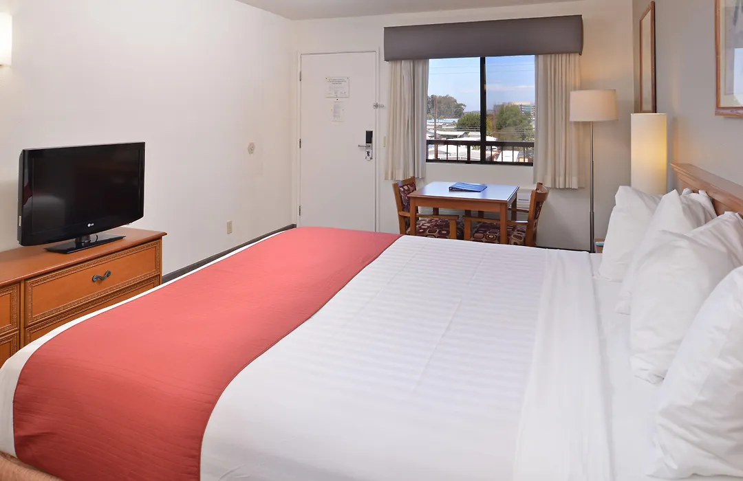 Pleasant Inn-1