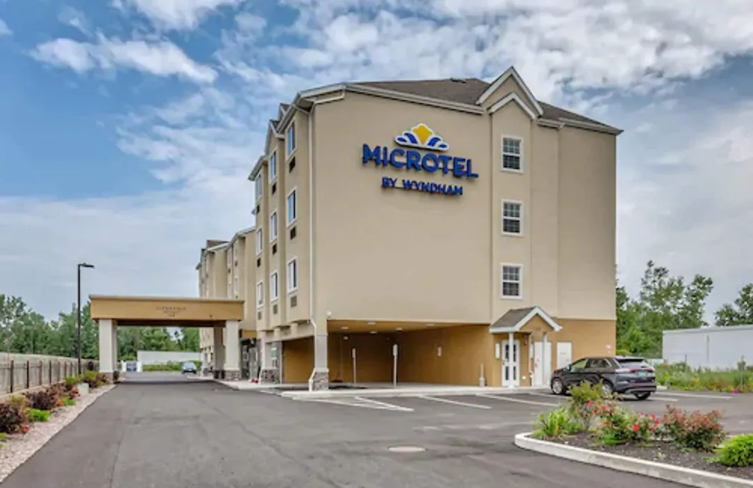 Microtel Inn & Suites By Wyndham Niagara Falls-1
