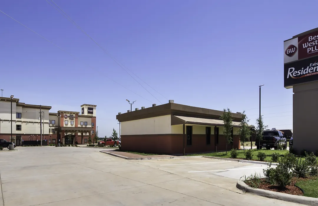 Best Western Plus/Executive Residency Elk City-1