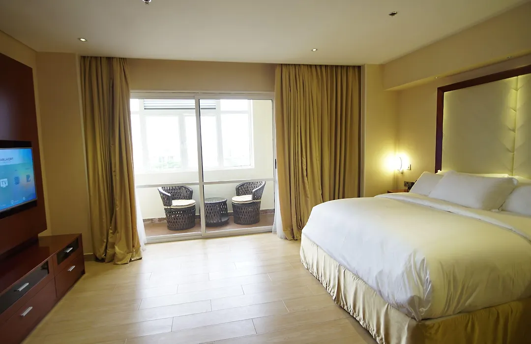 Pearlwort Hotel And Suites-1