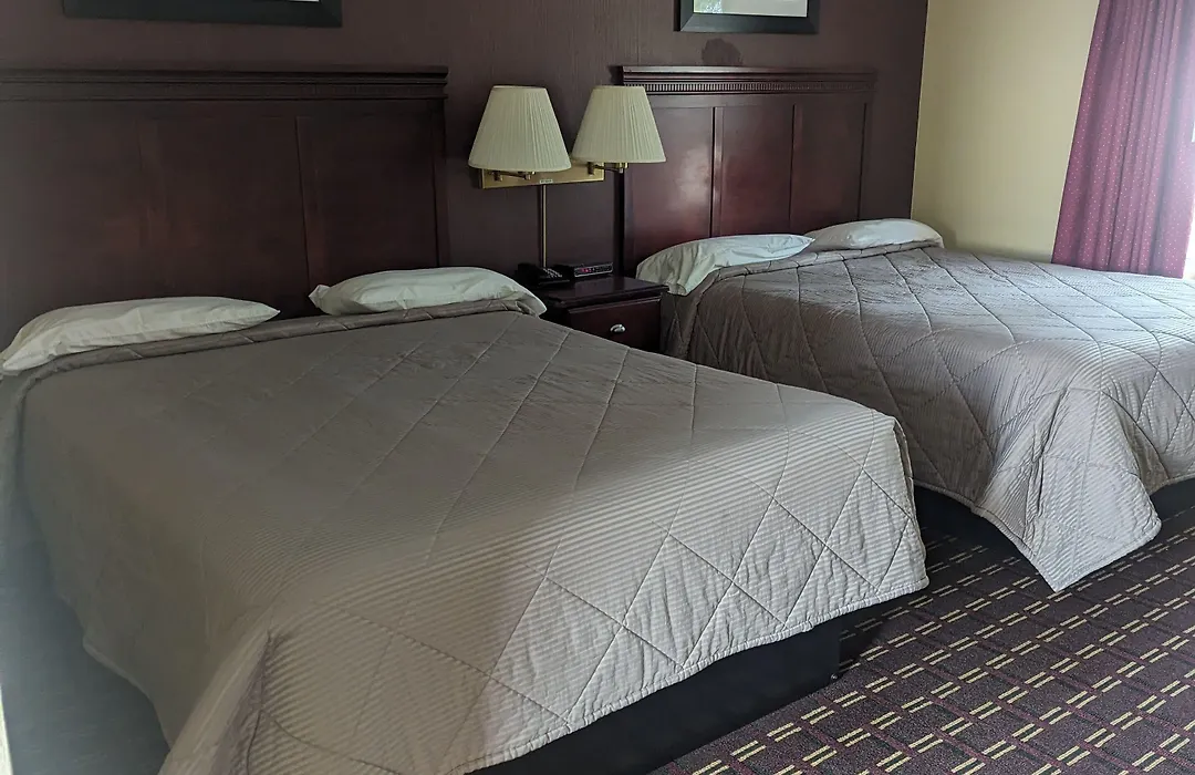Dollar Inn-1