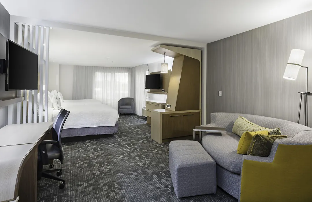 Courtyard By Marriott Ruston-1