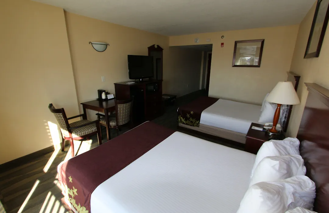 Gold Leaf Hotel Of Dewey-1