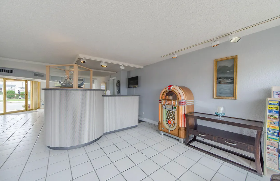 Attache Motel-1