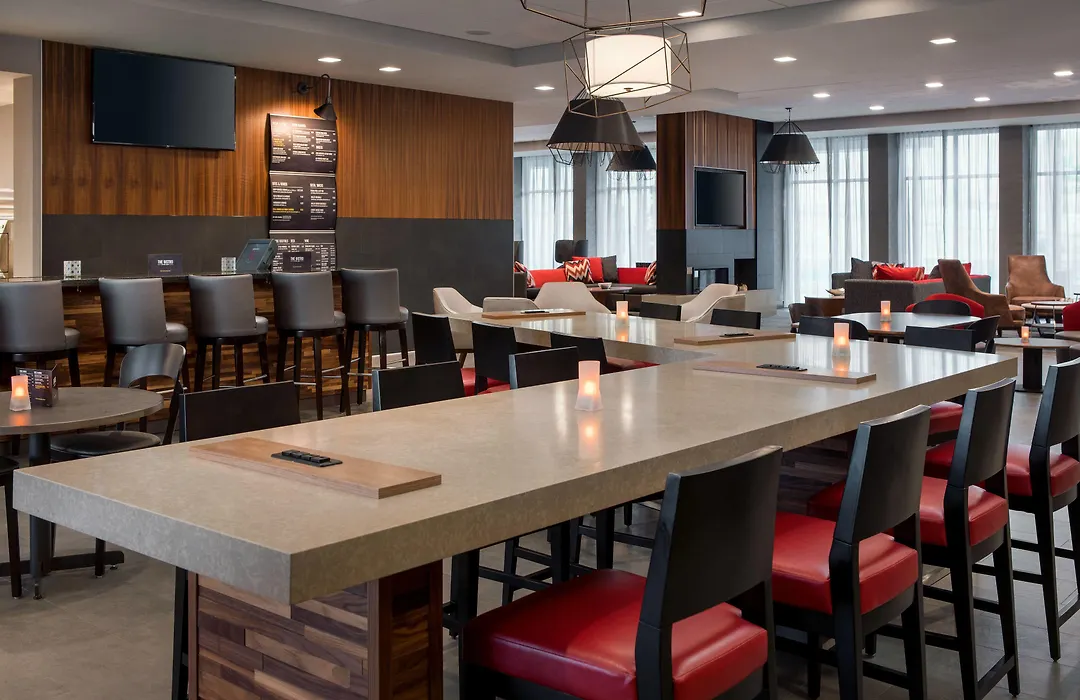 Courtyard By Marriott Pullman-1