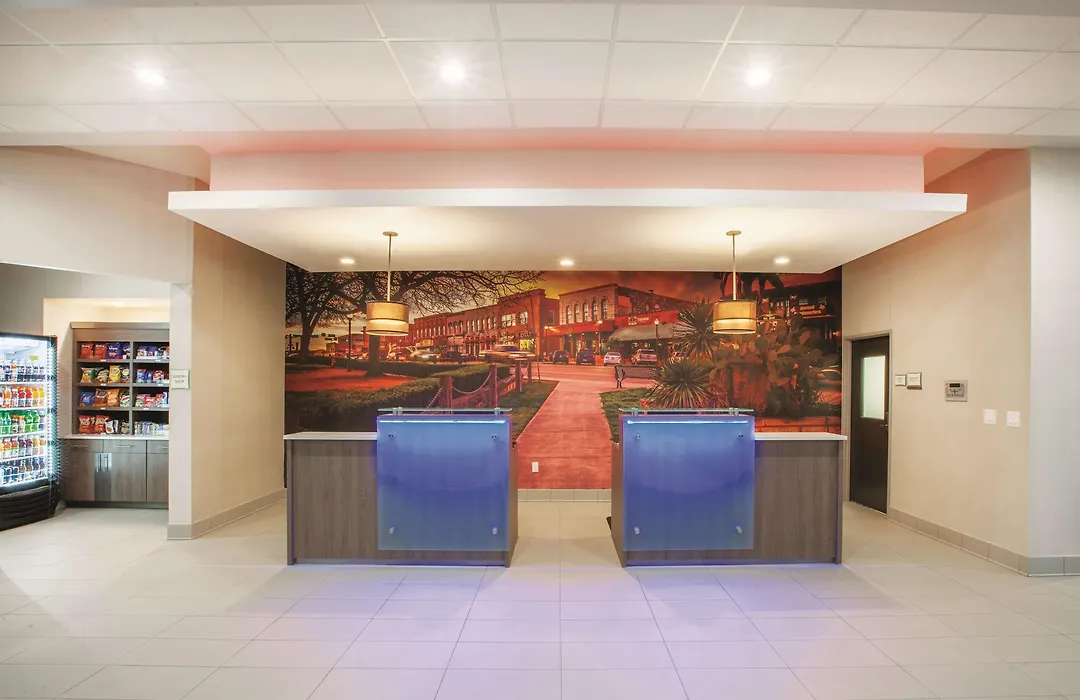 La Quinta By Wyndham San Marcos Outlet Mall-1