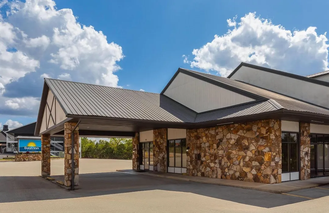 Days Inn By Wyndham Branson Ozarks-1