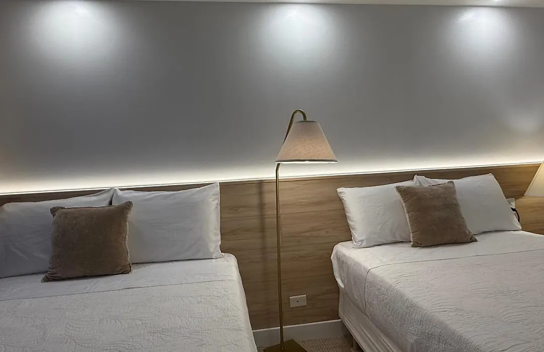 Newly Renovated Luxury, Modern Style Waikiki Sunset Hotel Ocean View Freeparking-1