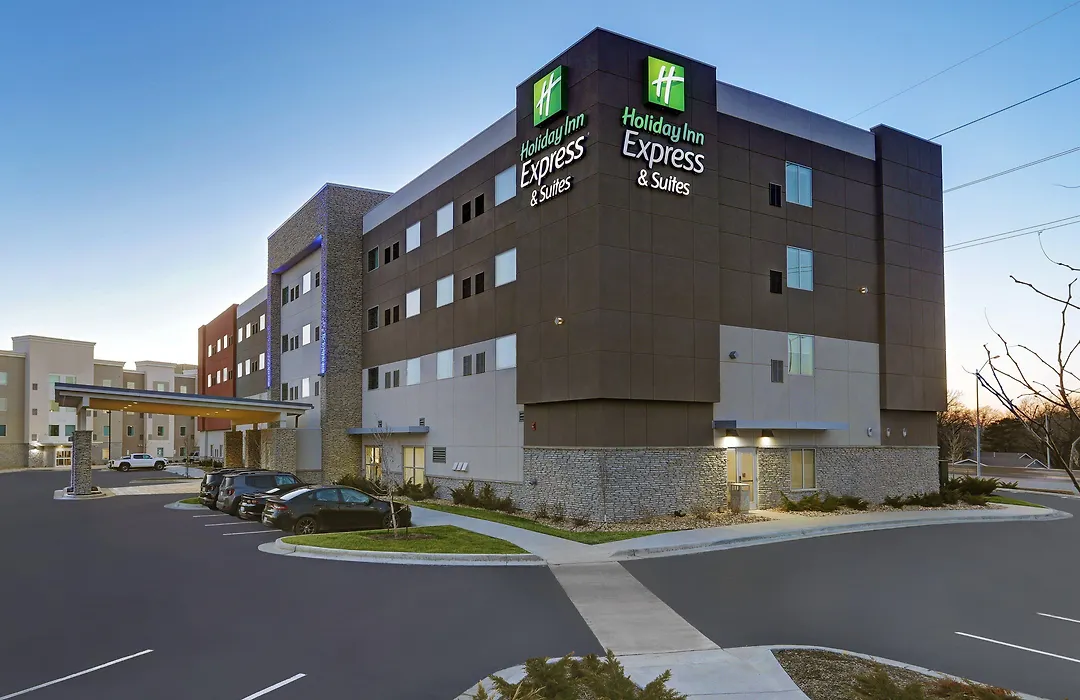 Holiday Inn Express & Suites - Lenexa - Overland Park Area By Ihg-1