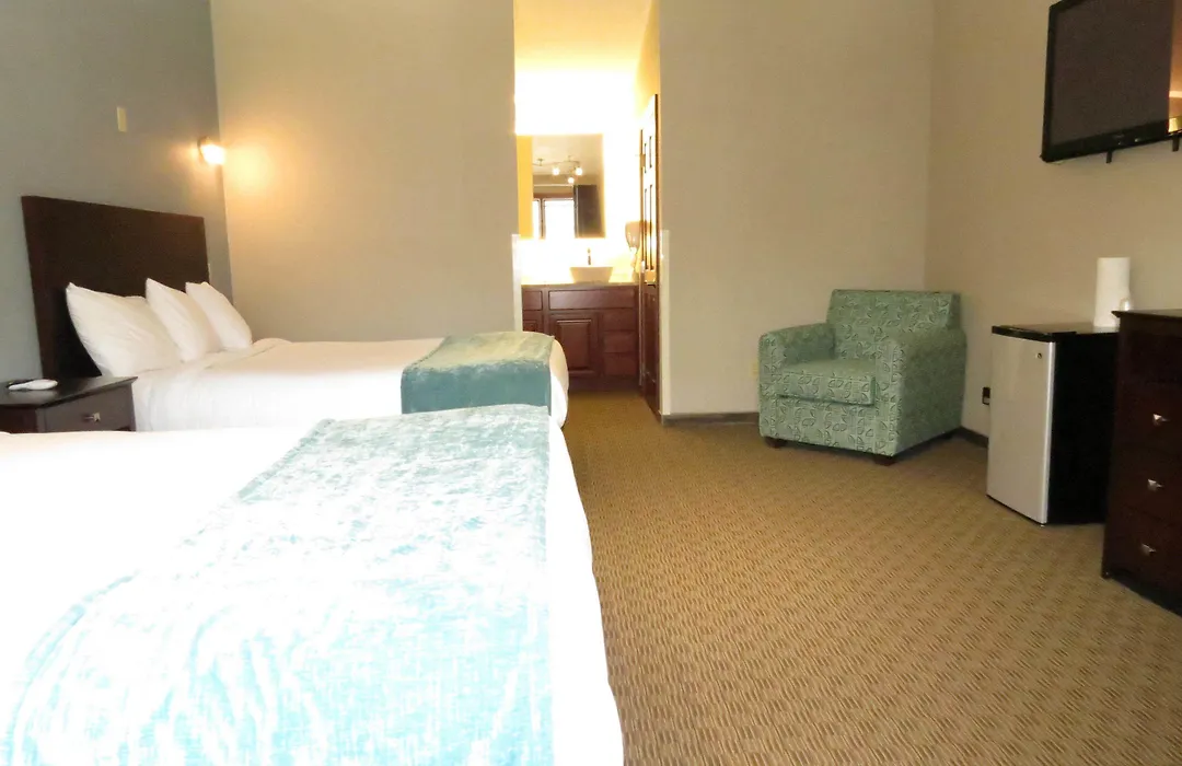 Edgewater Hotel And Suites-1