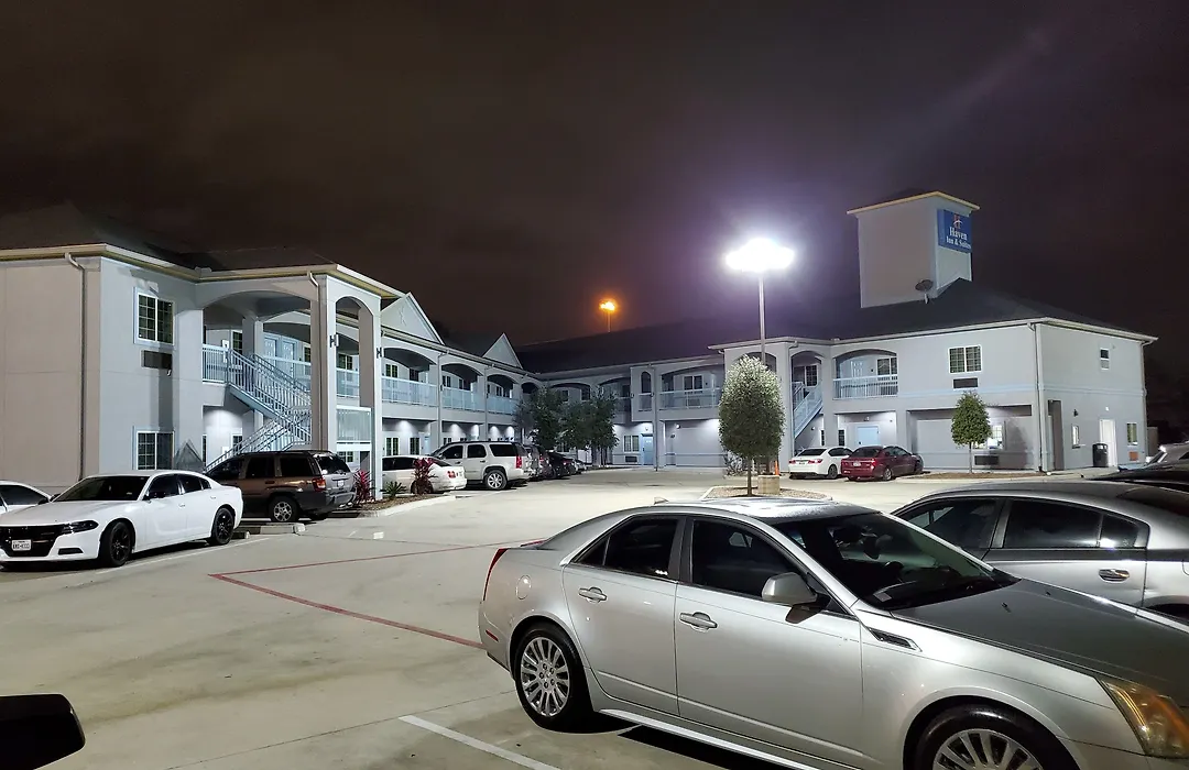 Haven Inn & Suites Willowbrook (Adults Only)-1