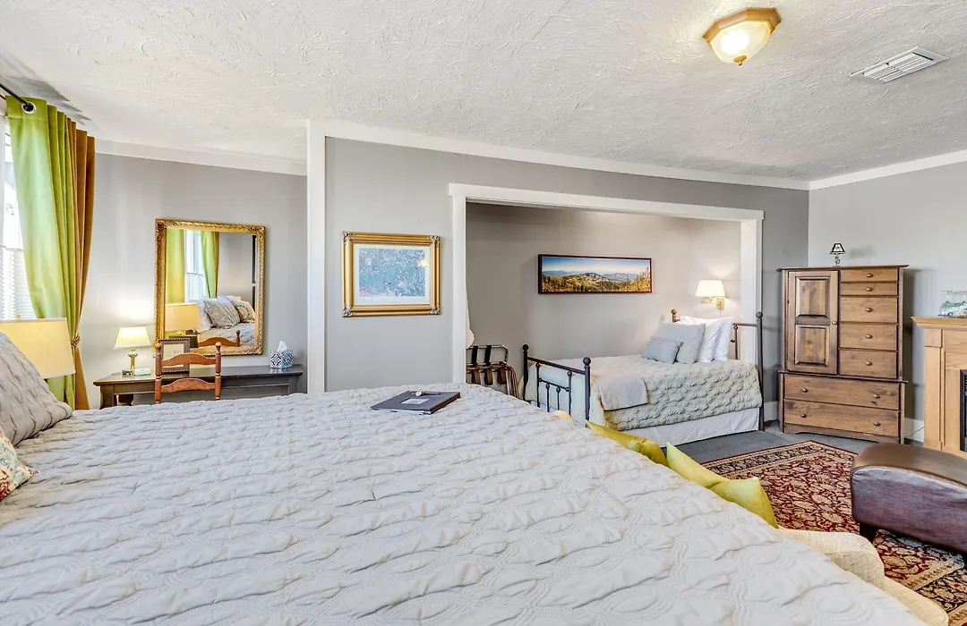 Oak Hill Bed & Breakfast-1