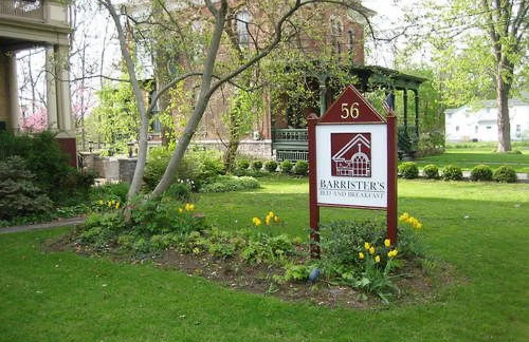 Barrister'S Bed & Breakfast-1