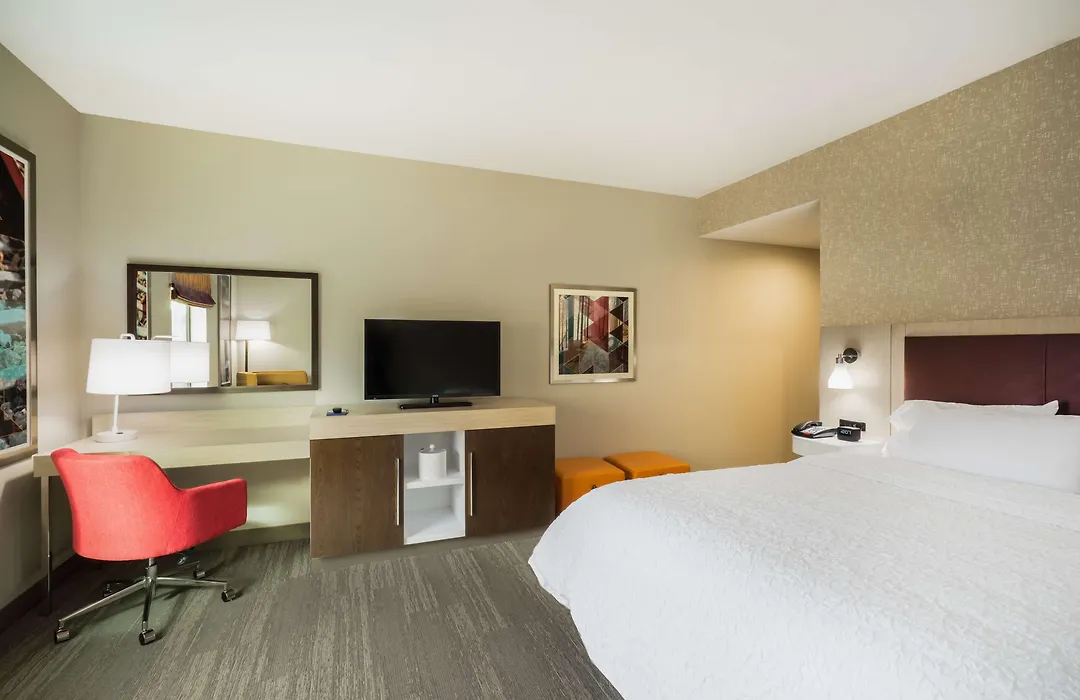 Hampton Inn Newport-1