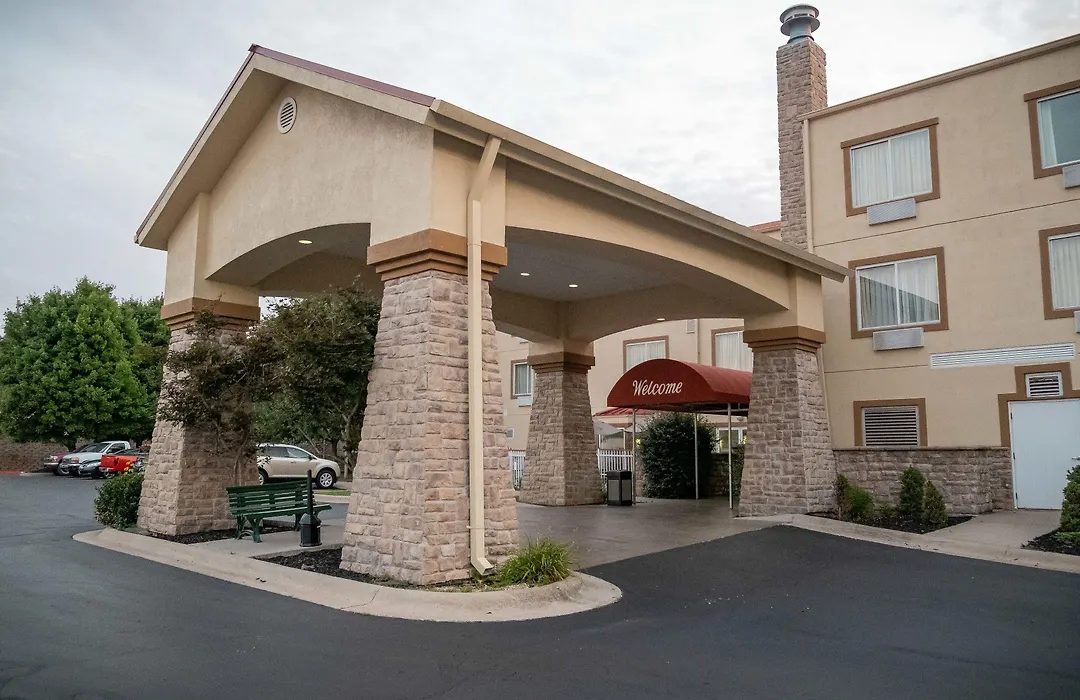 Baymont By Wyndham Springfield I-44-1