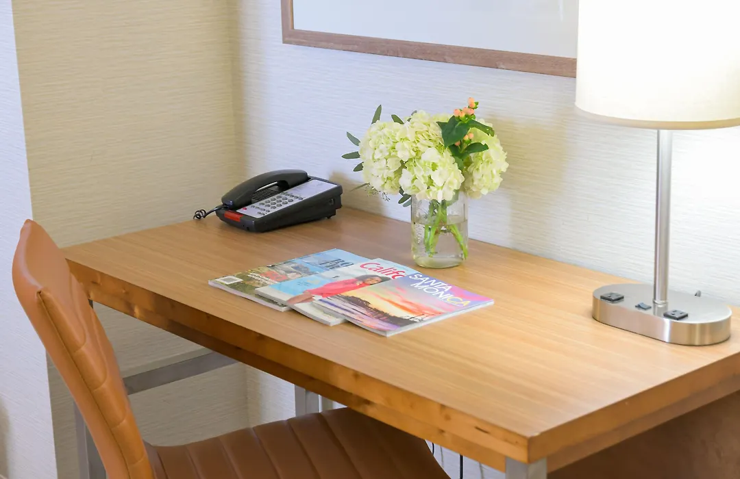 Gateway Hotel Santa Monica-1