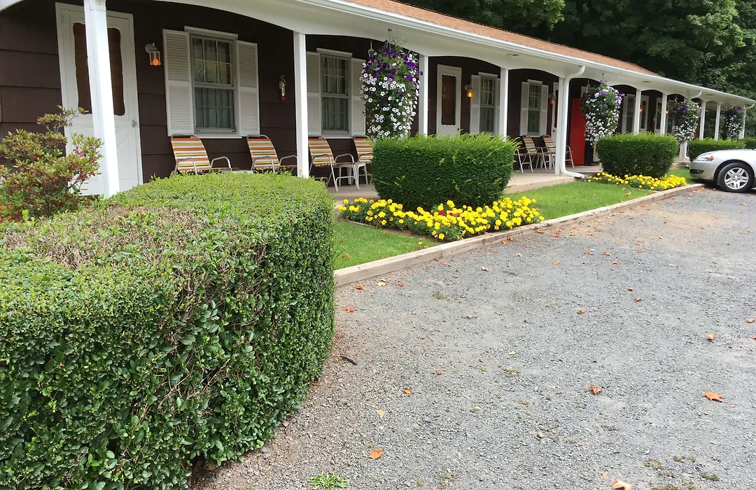 Cave Mountain Motel-1