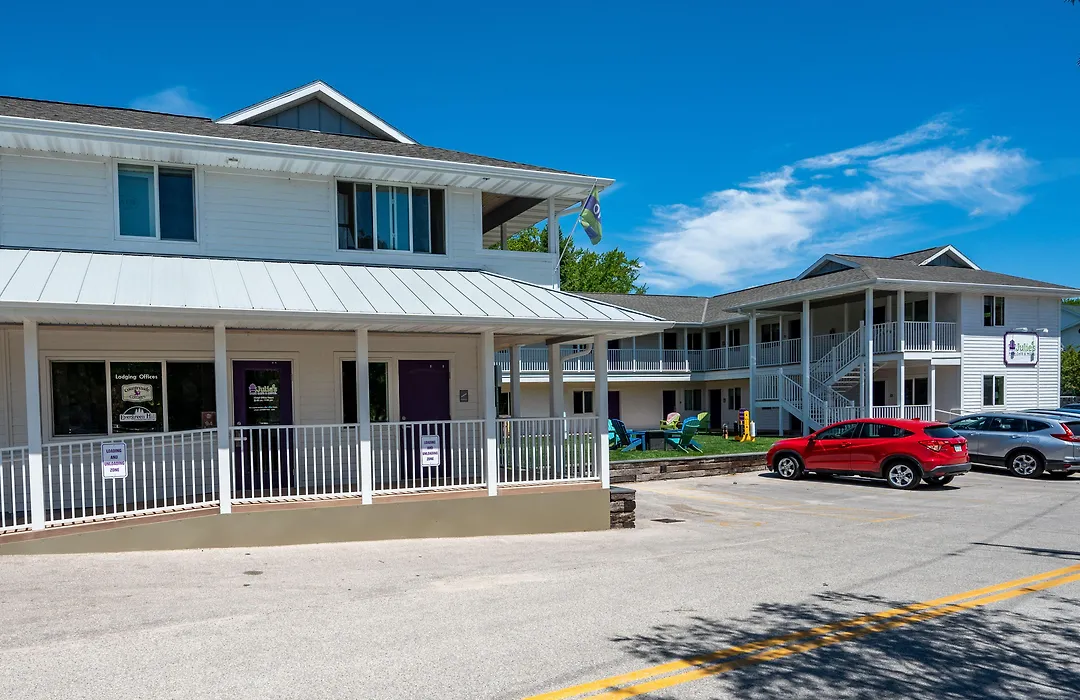 Julie'S Park Cafe & Motel-1