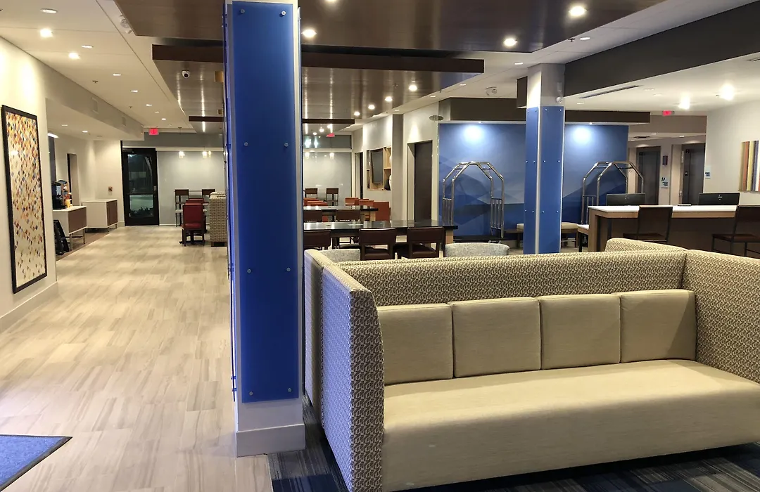 Holiday Inn Express & Suites Racine By Ihg-1