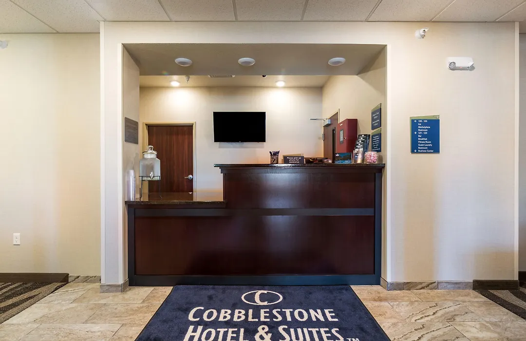 Cobblestone Hotel & Suites - Victor-1
