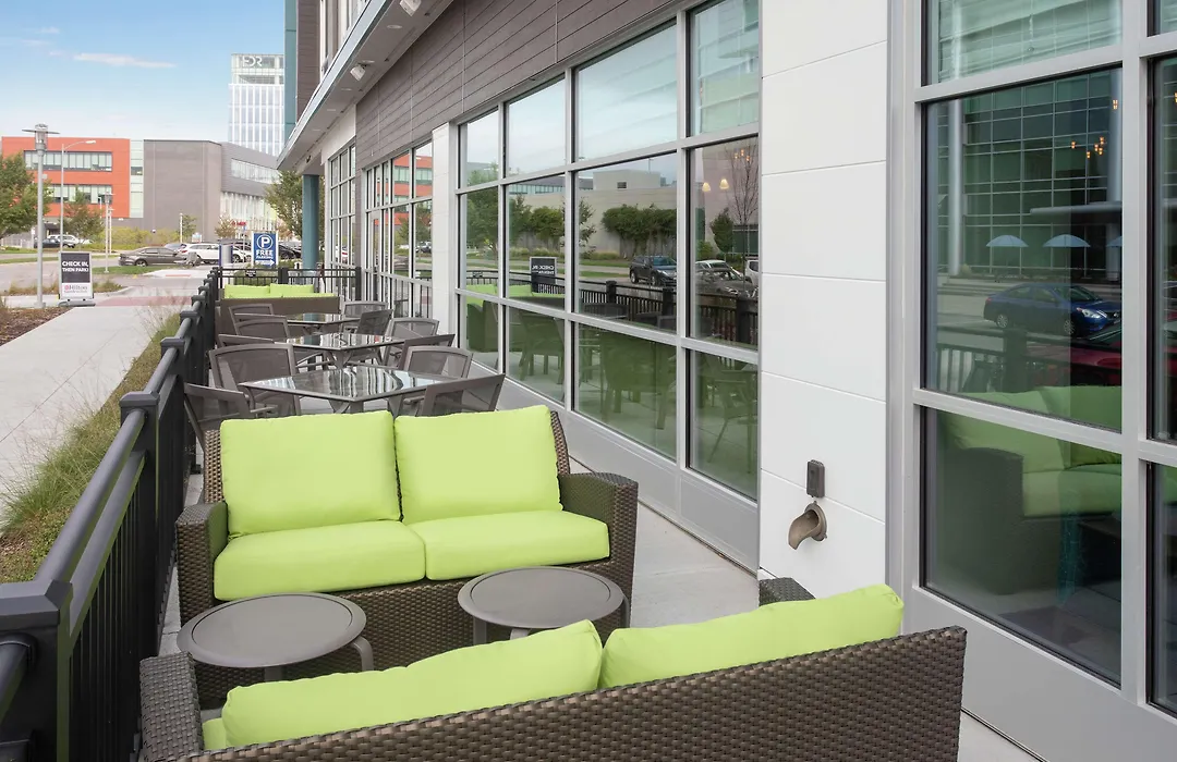 Hilton Garden Inn Omaha Aksarben Village-1