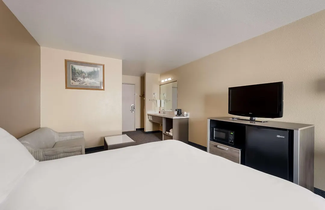 Surestay Hotel By Best Western Wells-1