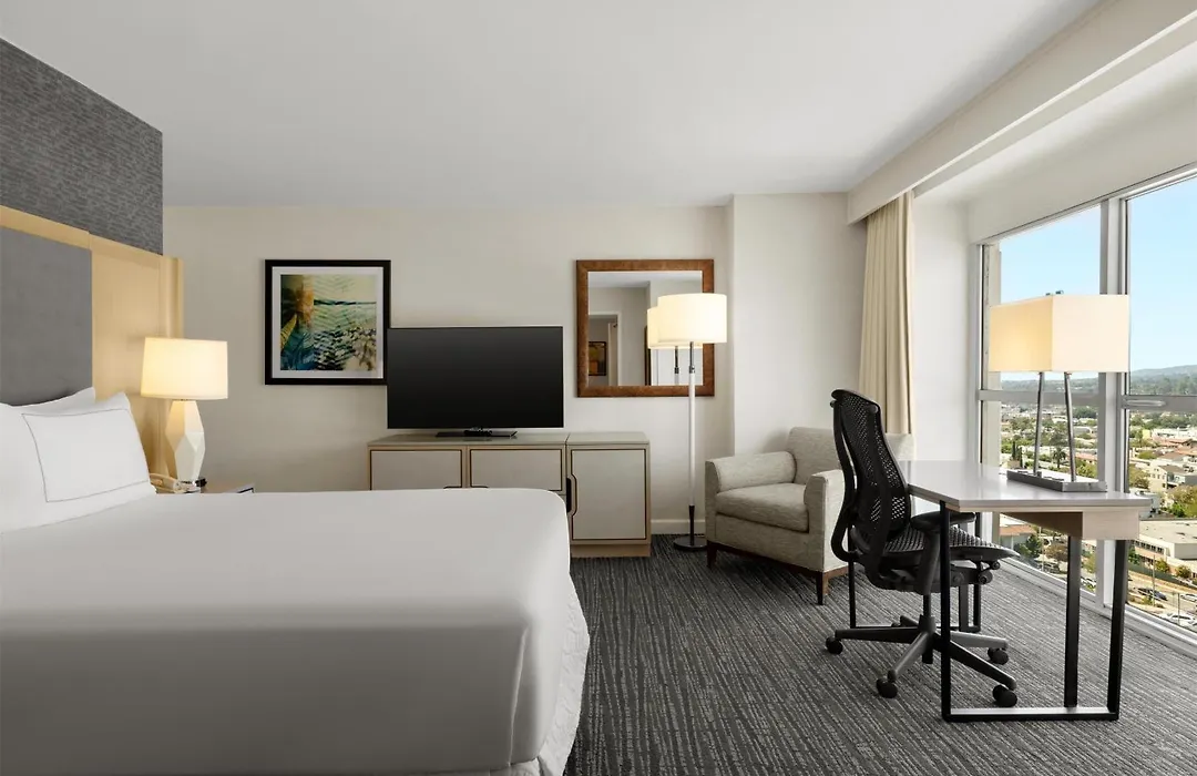 Hilton Los Angeles North-Glendale & Executive Meeting Center-1