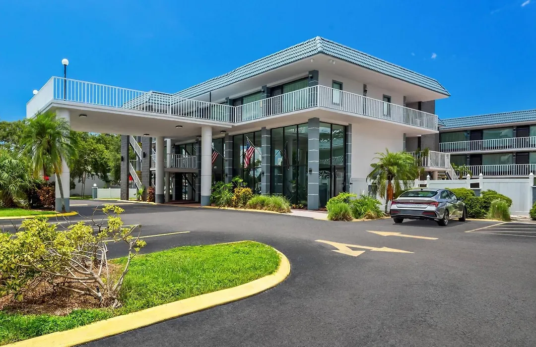 Quality Inn & Suites At Tropicana Field-1