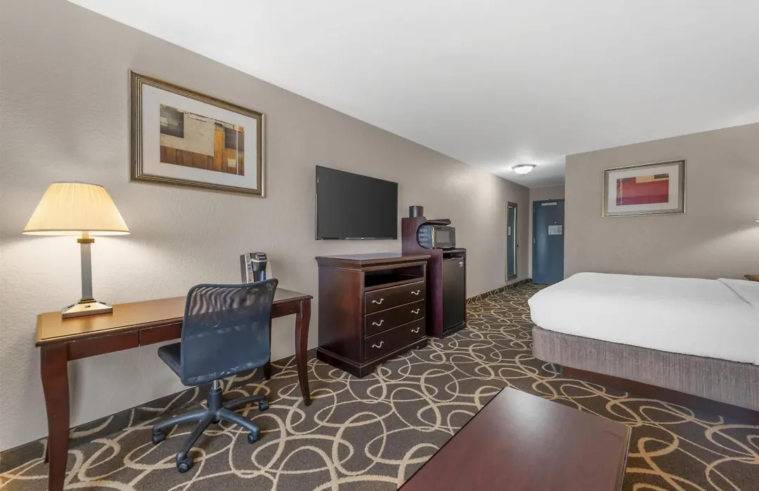 Best Western Plus Eau Claire Conference Center-1