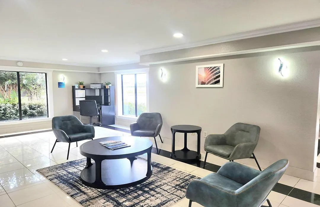 Days Inn By Wyndham Houston-1
