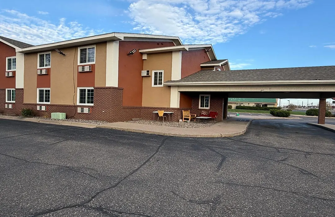 Coratel Inn And Suites By Jasper Stillwater-1