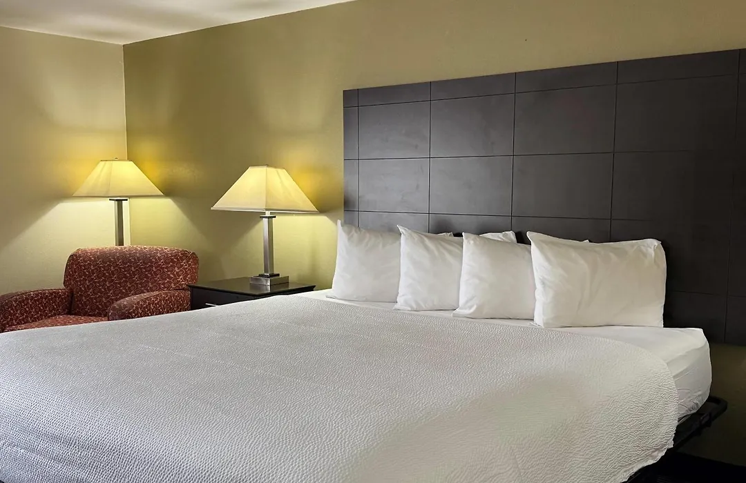 Baymont By Wyndham Evansville North/Haubstadt-1