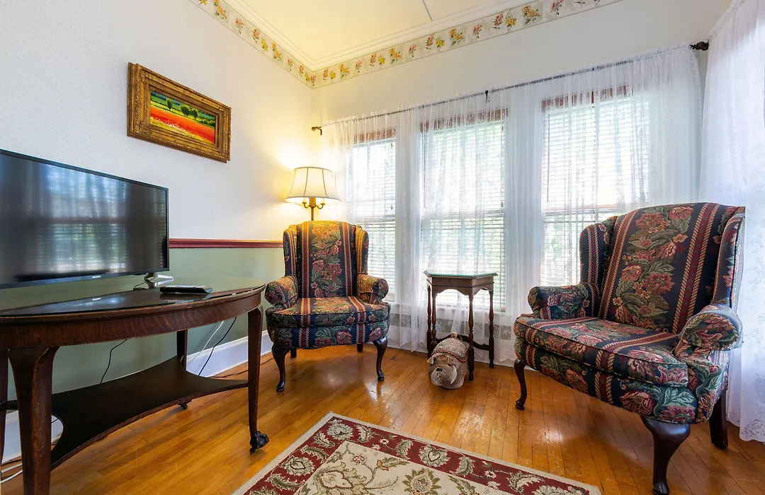The Elmhurst Inn-1