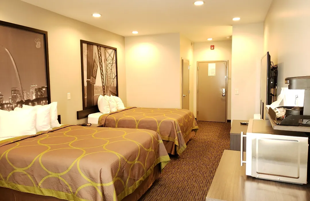 Super 8 By Wyndham St. Louis North-1