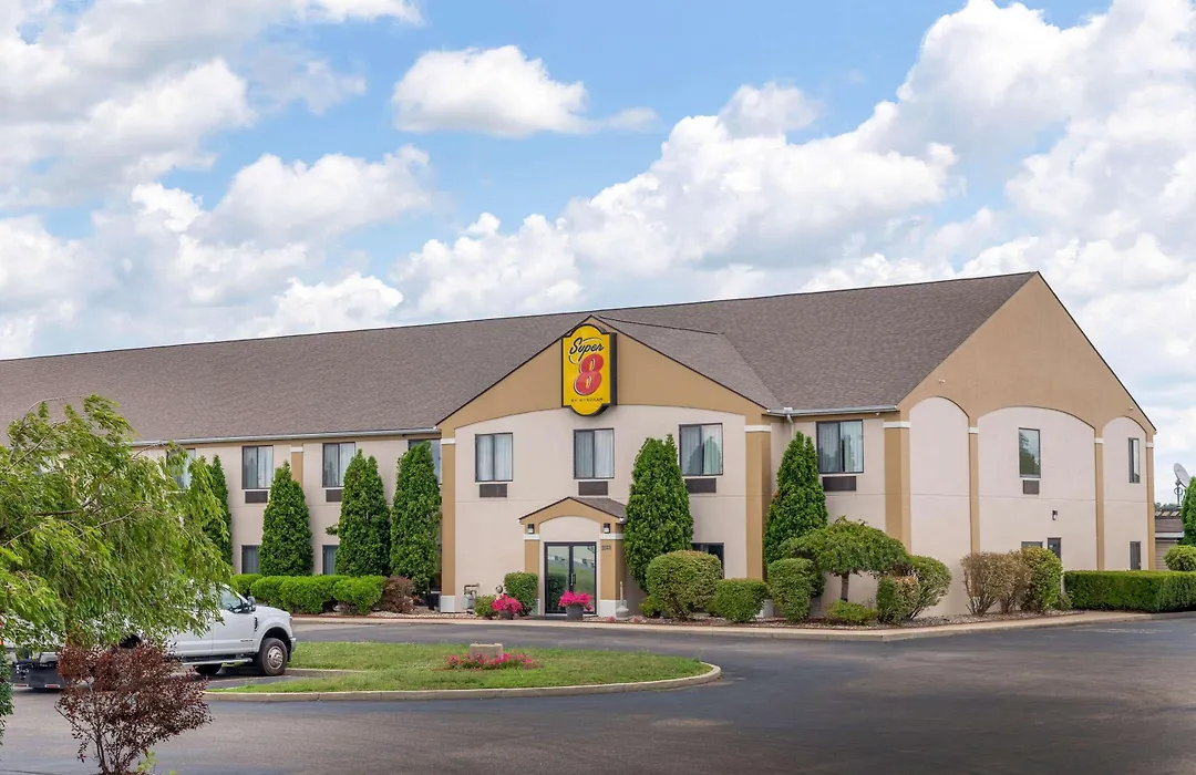 Super 8 By Wyndham Goshen-1