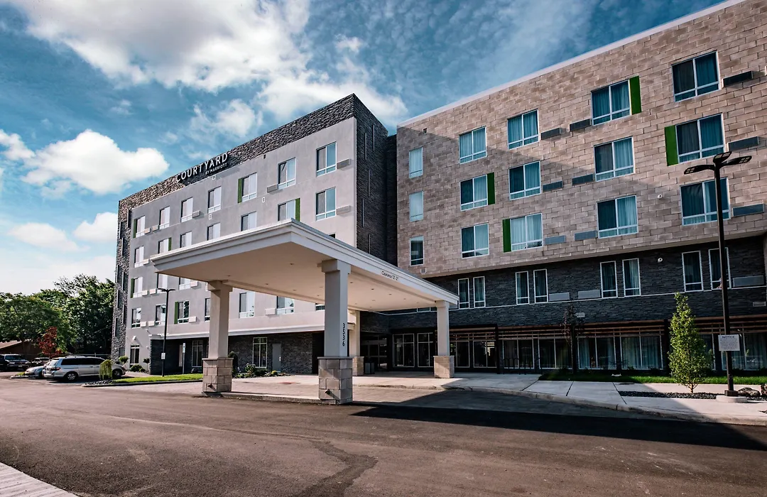 Courtyard By Marriott Toledo West-1